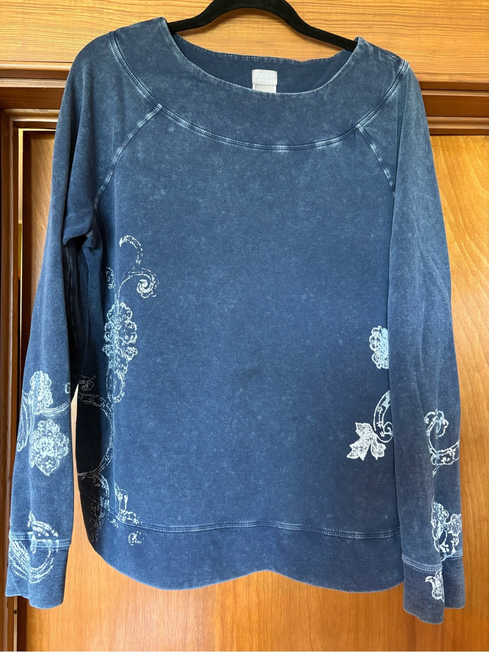 Vintage-Wash Navy Blue Crewneck Sweatshirt with White Floral Print